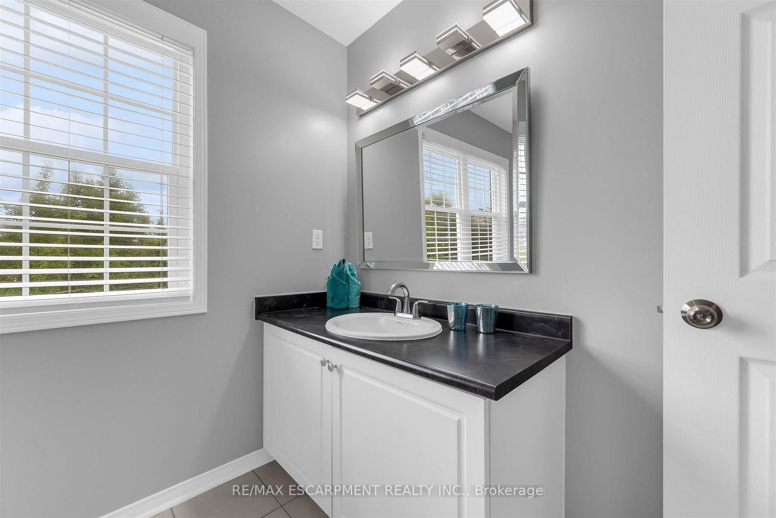 125 Voyager Pass • Hamilton, ON photo 18