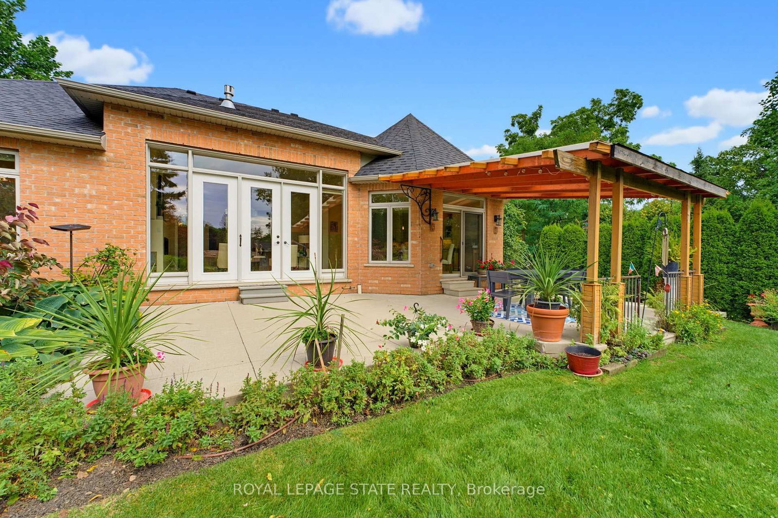 56 Academy Street • Hamilton, ON photo 48