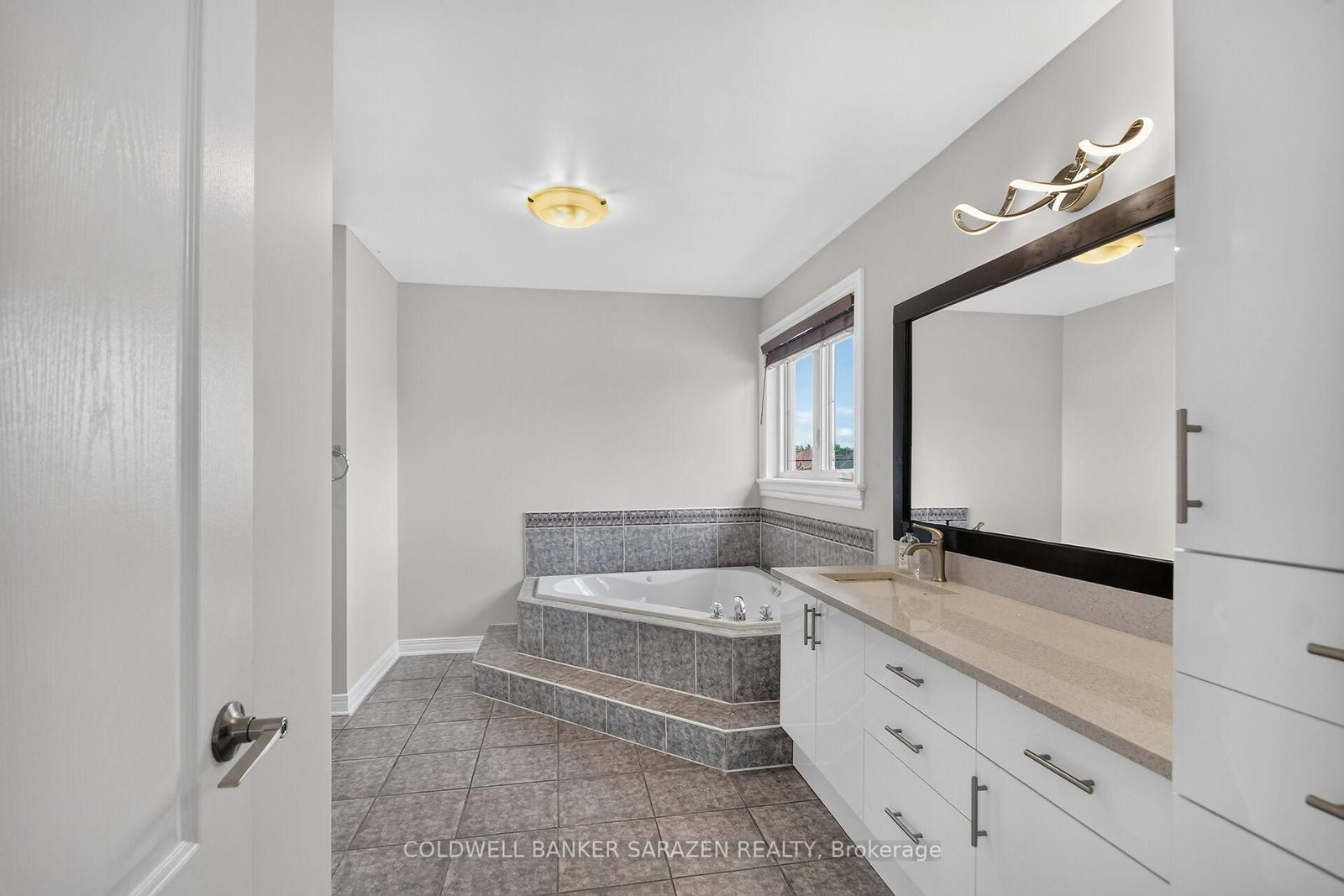 31 Fanterra Way • Ottawa, ON photo 25