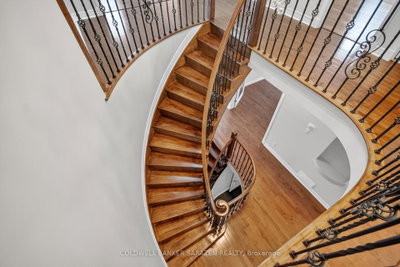 31 Fanterra Way • Ottawa, ON photo 5