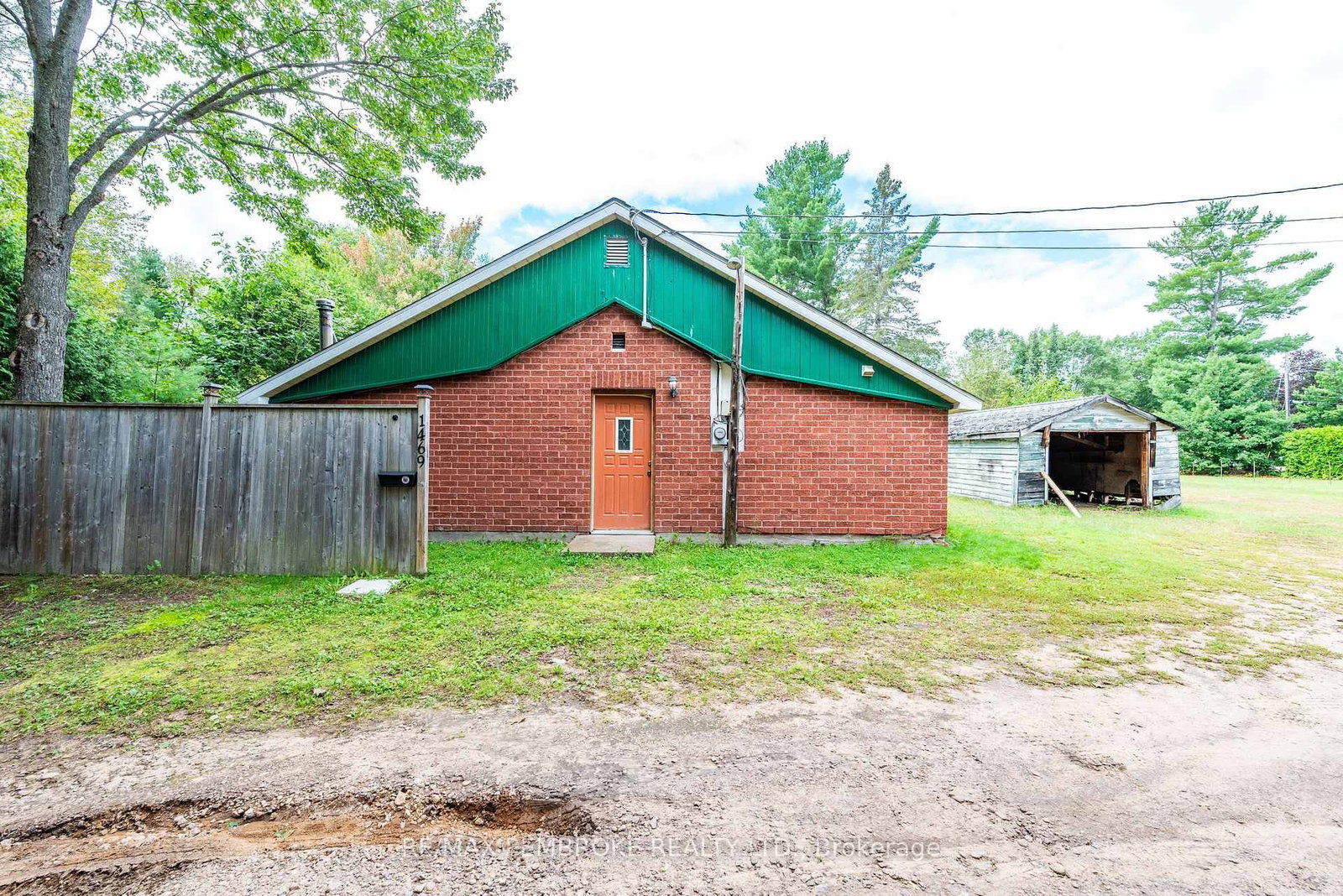 1469 Victoria Street • Petawawa, ON photo 1