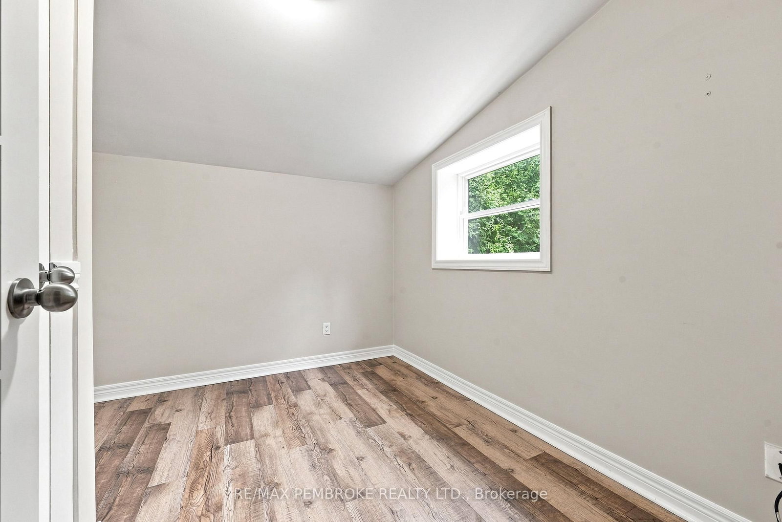 1469 Victoria Street • Petawawa, ON photo 22