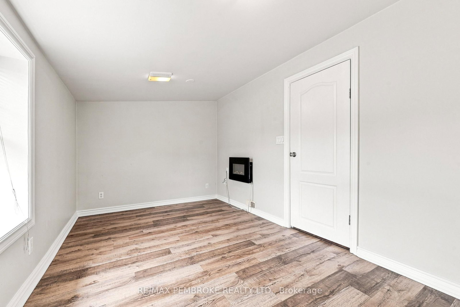 1469 Victoria Street • Petawawa, ON photo 23