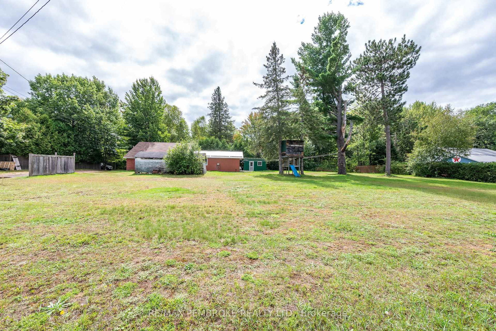 1469 Victoria Street • Petawawa, ON photo 35