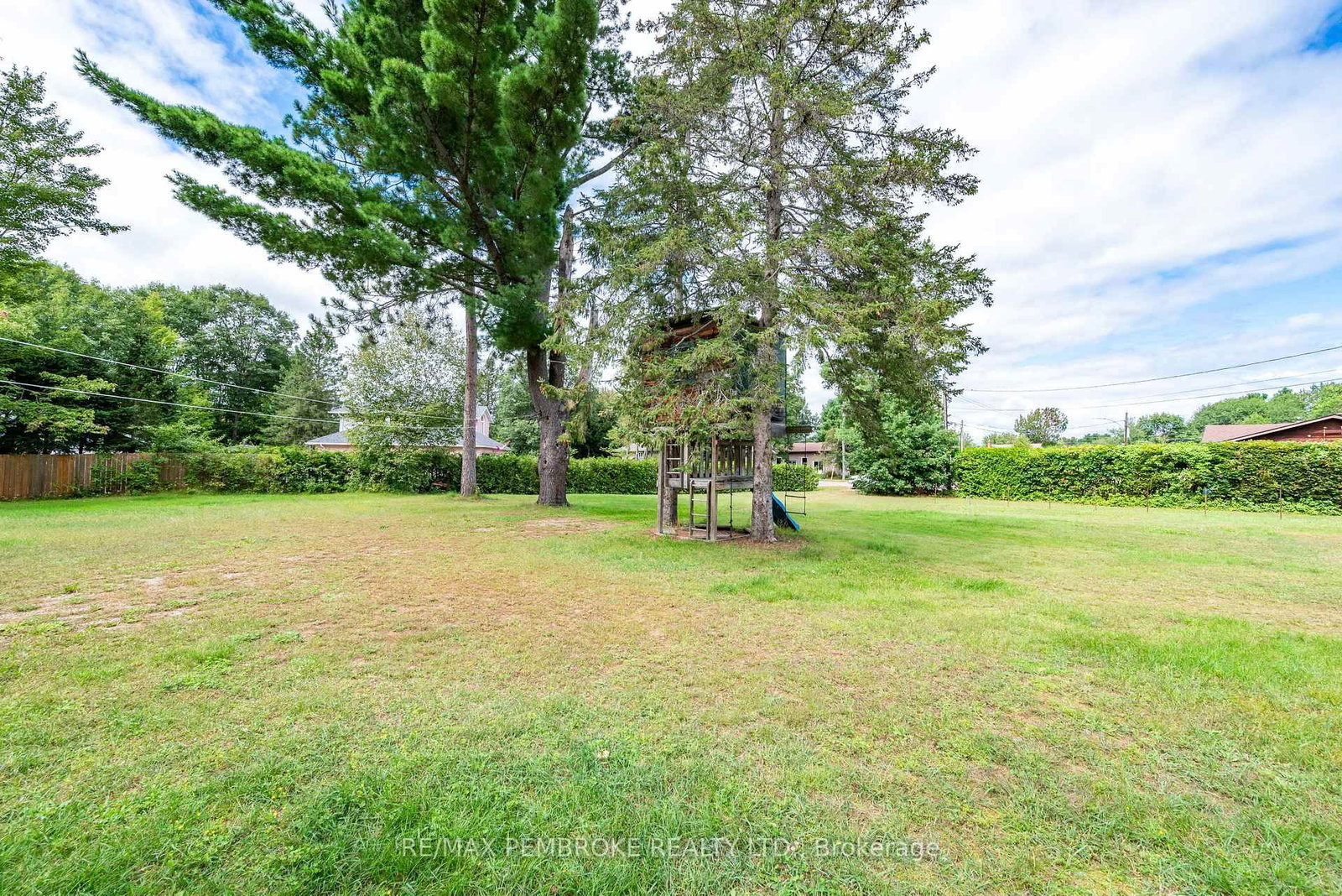 1469 Victoria Street • Petawawa, ON photo 44