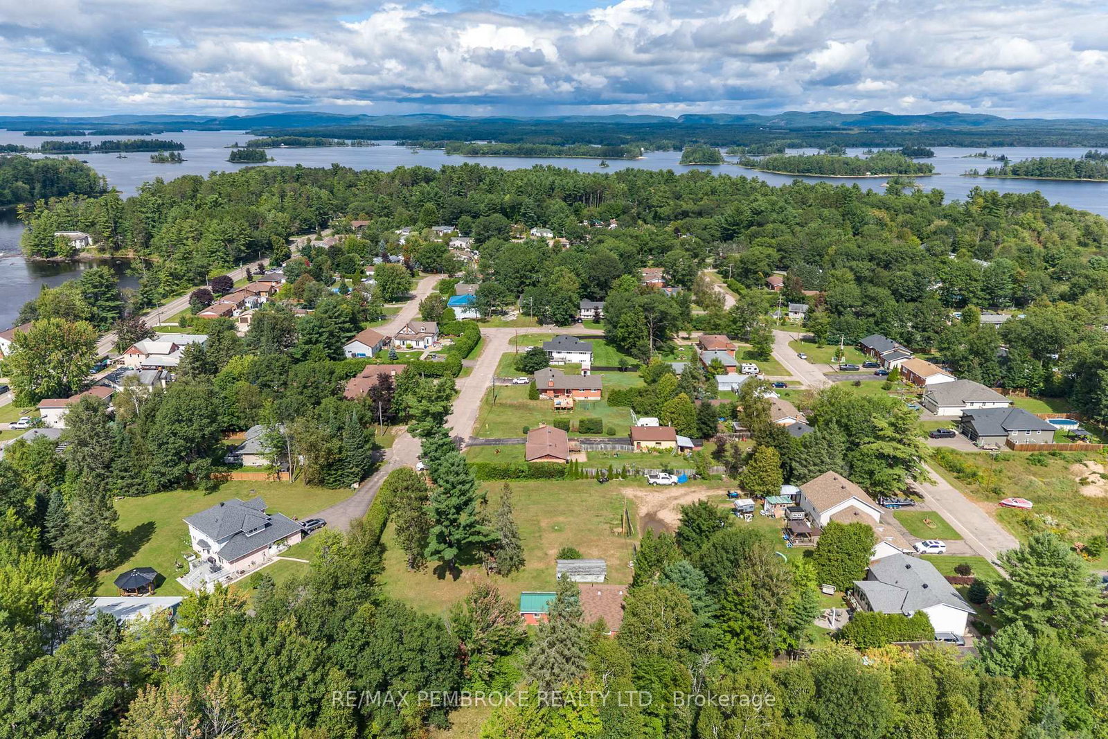 1469 Victoria Street • Petawawa, ON photo 46