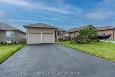 28 Freedom Crescent • Quinte West, ON photo 4