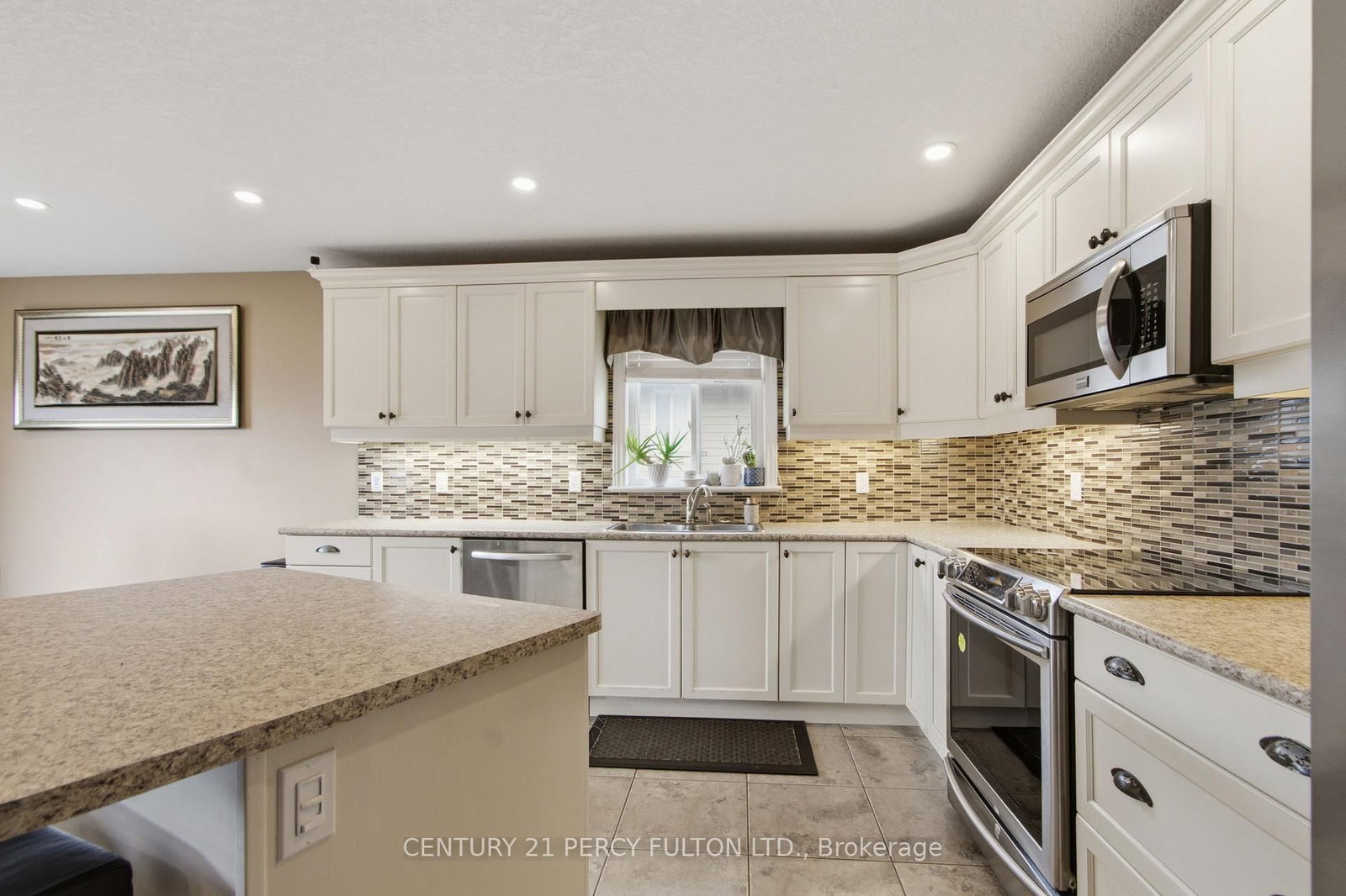 28 Freedom Crescent • Quinte West, ON photo 9