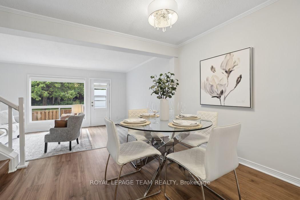 6801 Bilberry Drive • Ottawa, ON photo 12