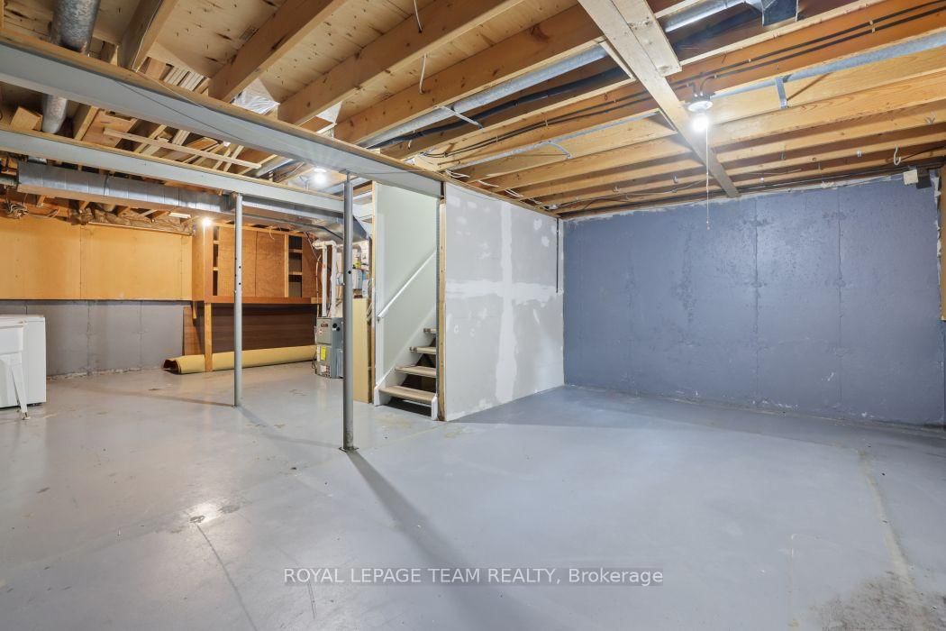 6801 Bilberry Drive • Ottawa, ON photo 27