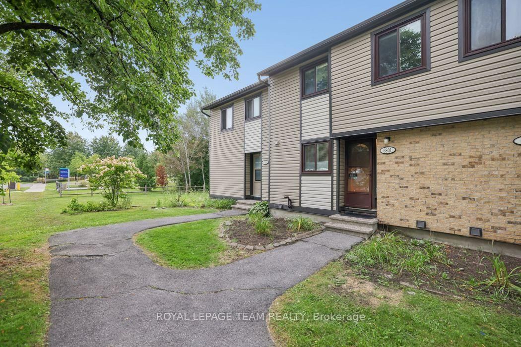 6801 Bilberry Drive • Ottawa, ON photo 3