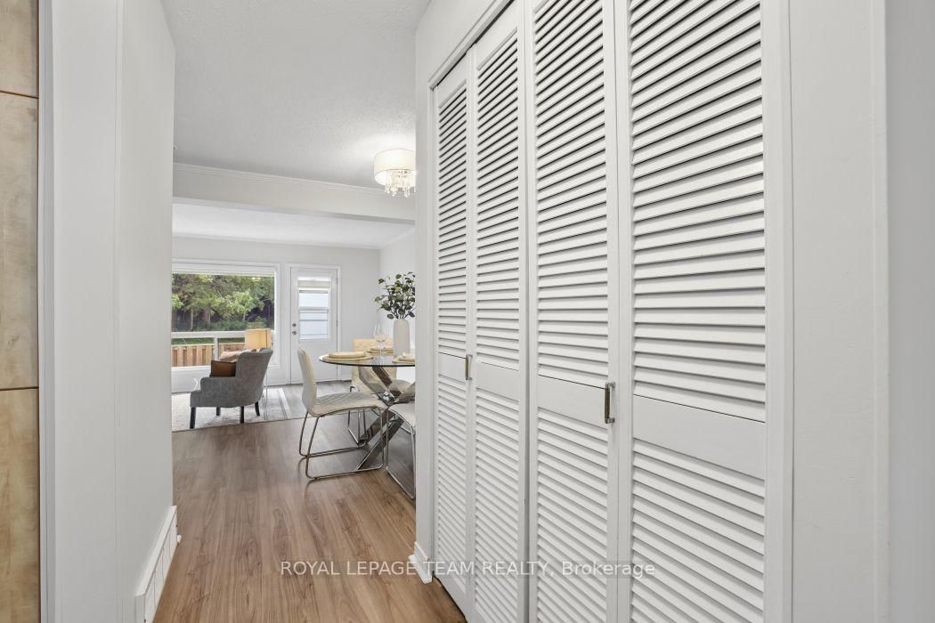 6801 Bilberry Drive • Ottawa, ON photo 4