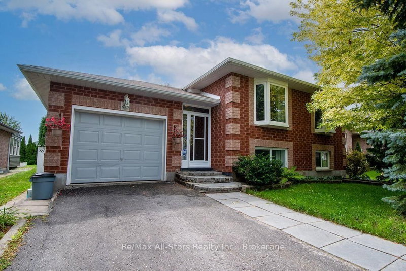 43 McGibbon Boulevard
