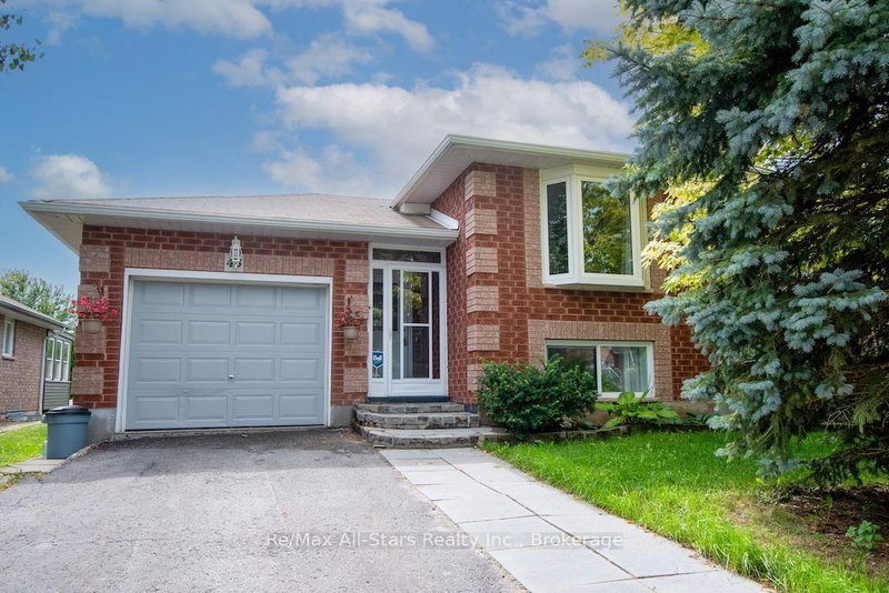 43 McGibbon Boulevard