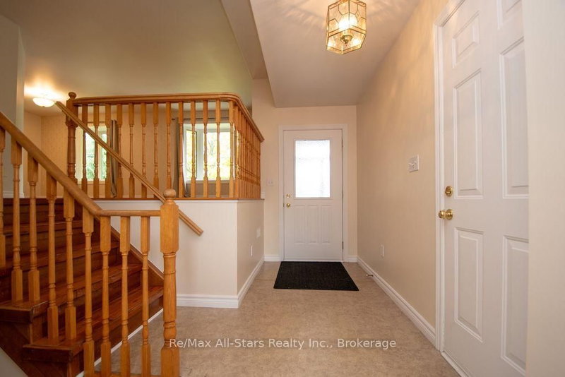 43 McGibbon Boulevard