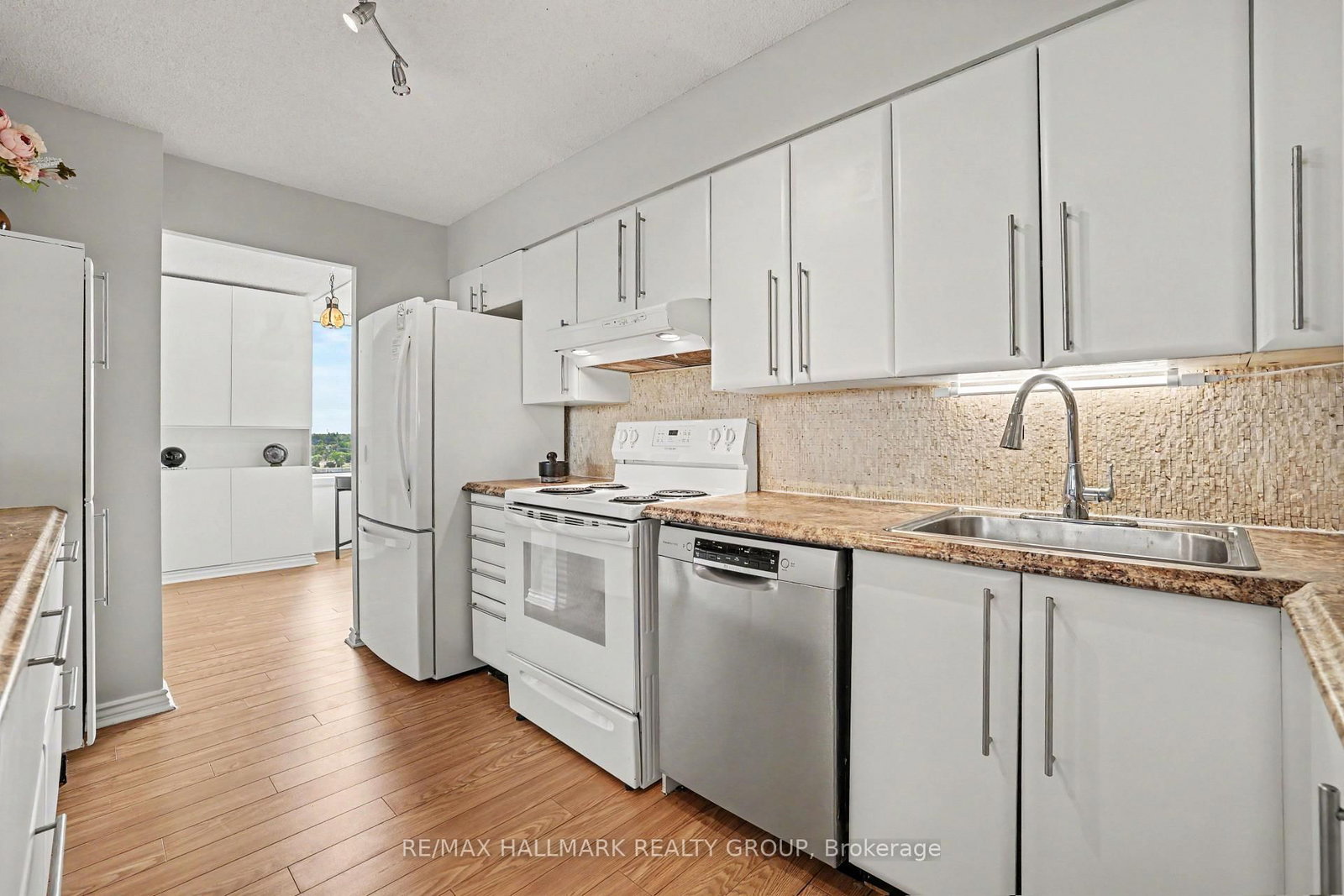 1025 Grenon Avenue • #915 • Ottawa, ON photo 15