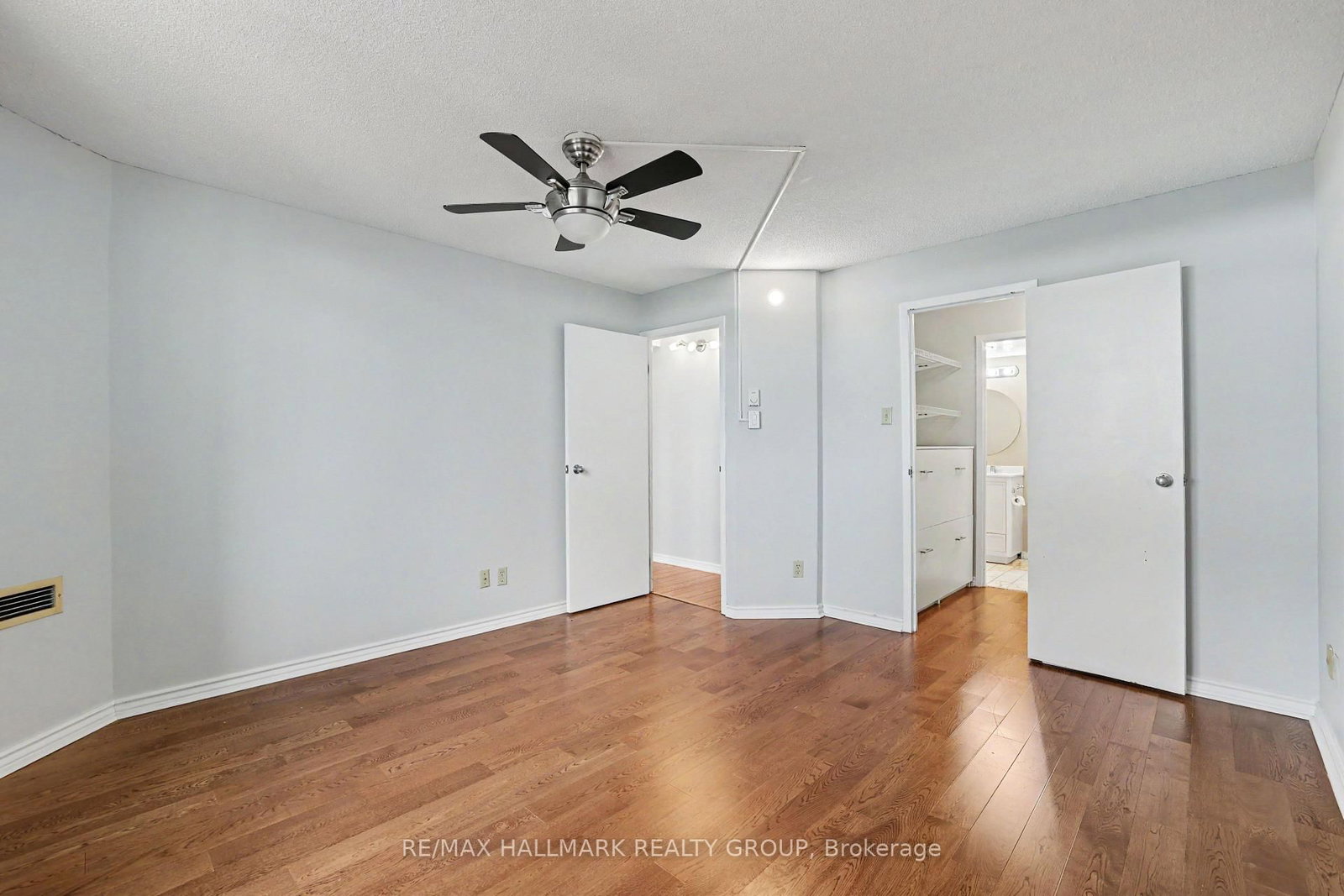 1025 Grenon Avenue • #915 • Ottawa, ON photo 18