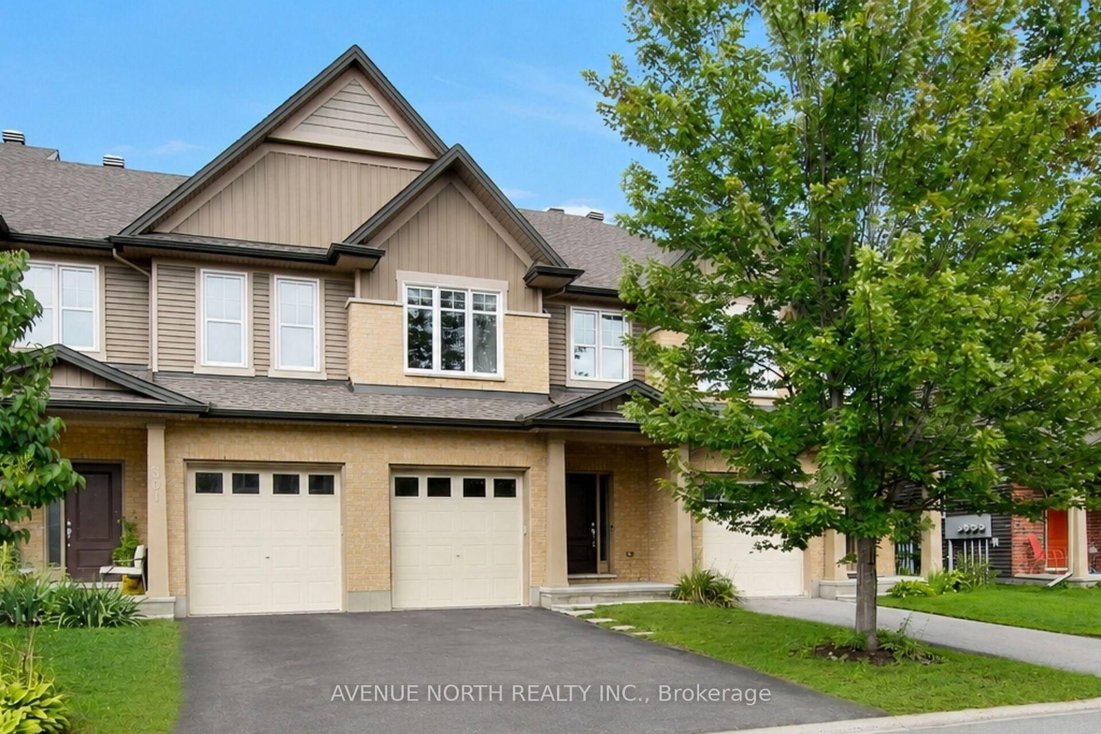 303 Wood Acres Grove • Ottawa, ON photo 1