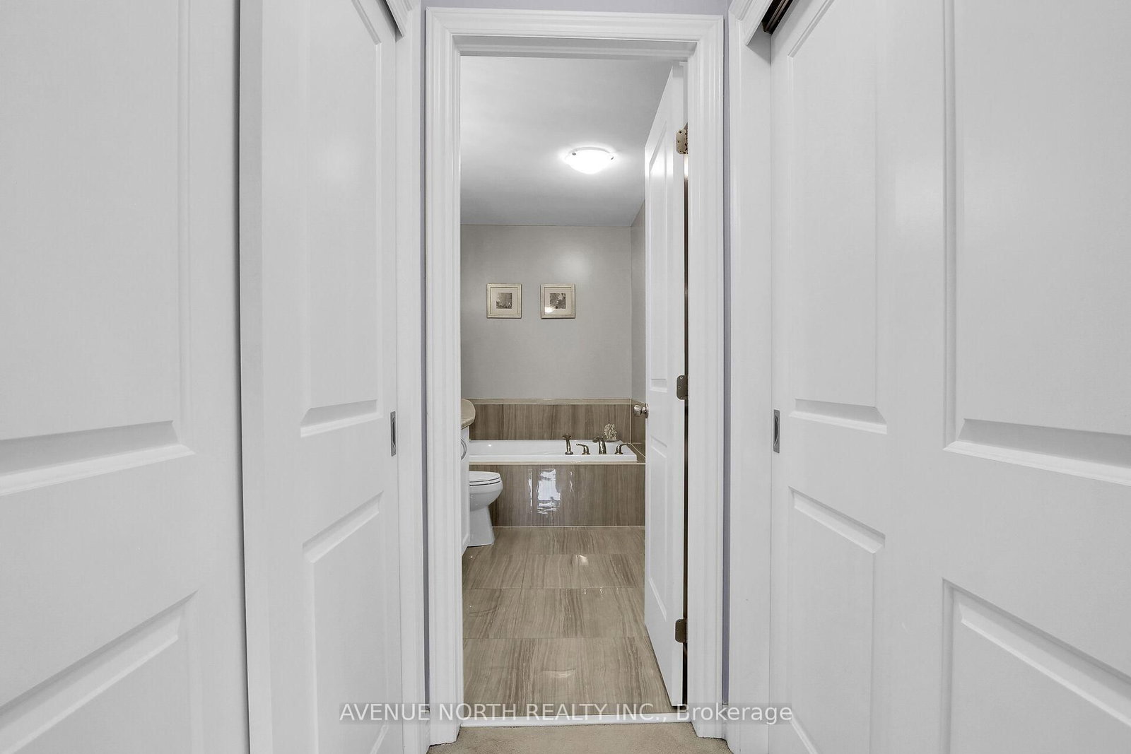 303 Wood Acres Grove • Ottawa, ON photo 33