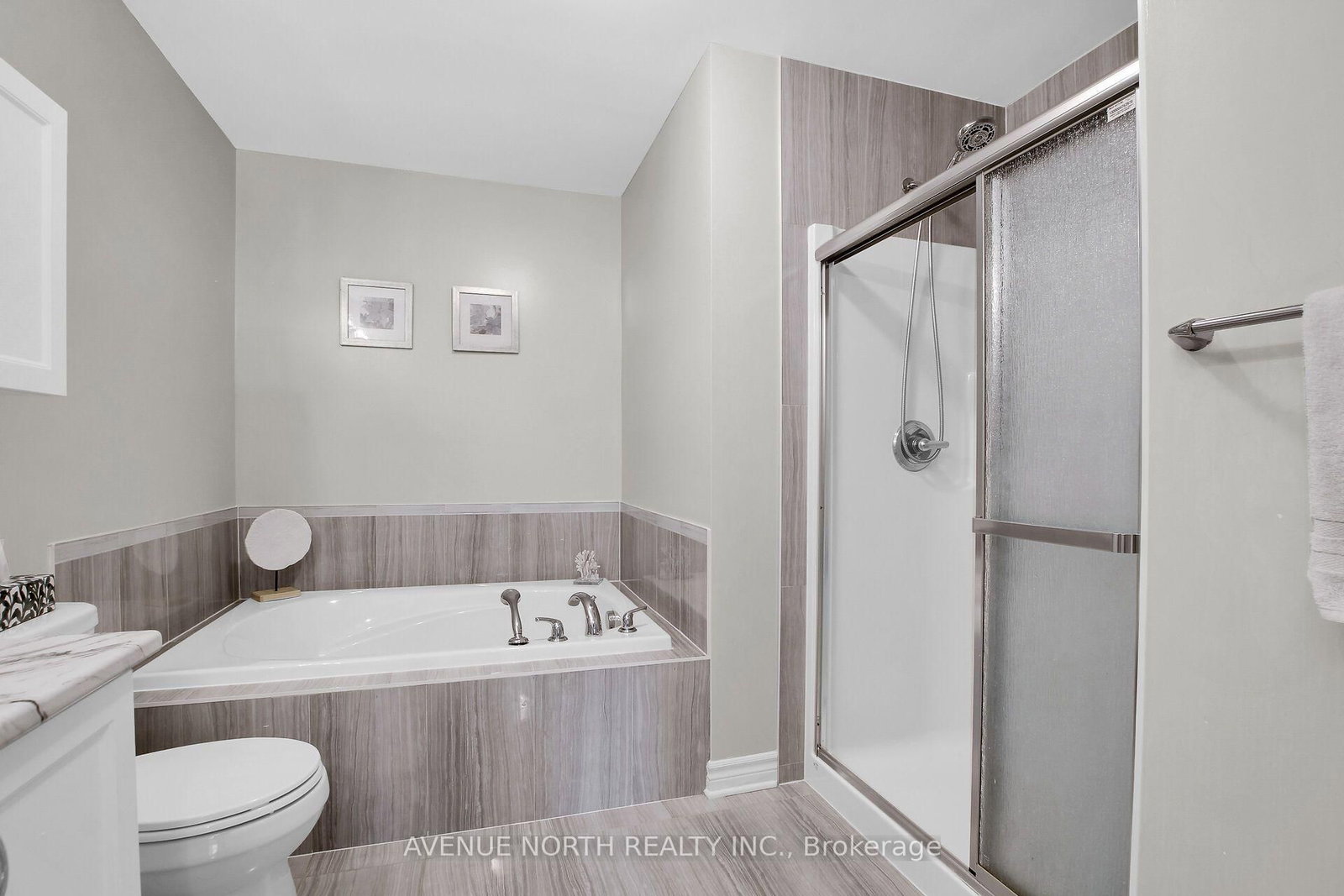 303 Wood Acres Grove • Ottawa, ON photo 38