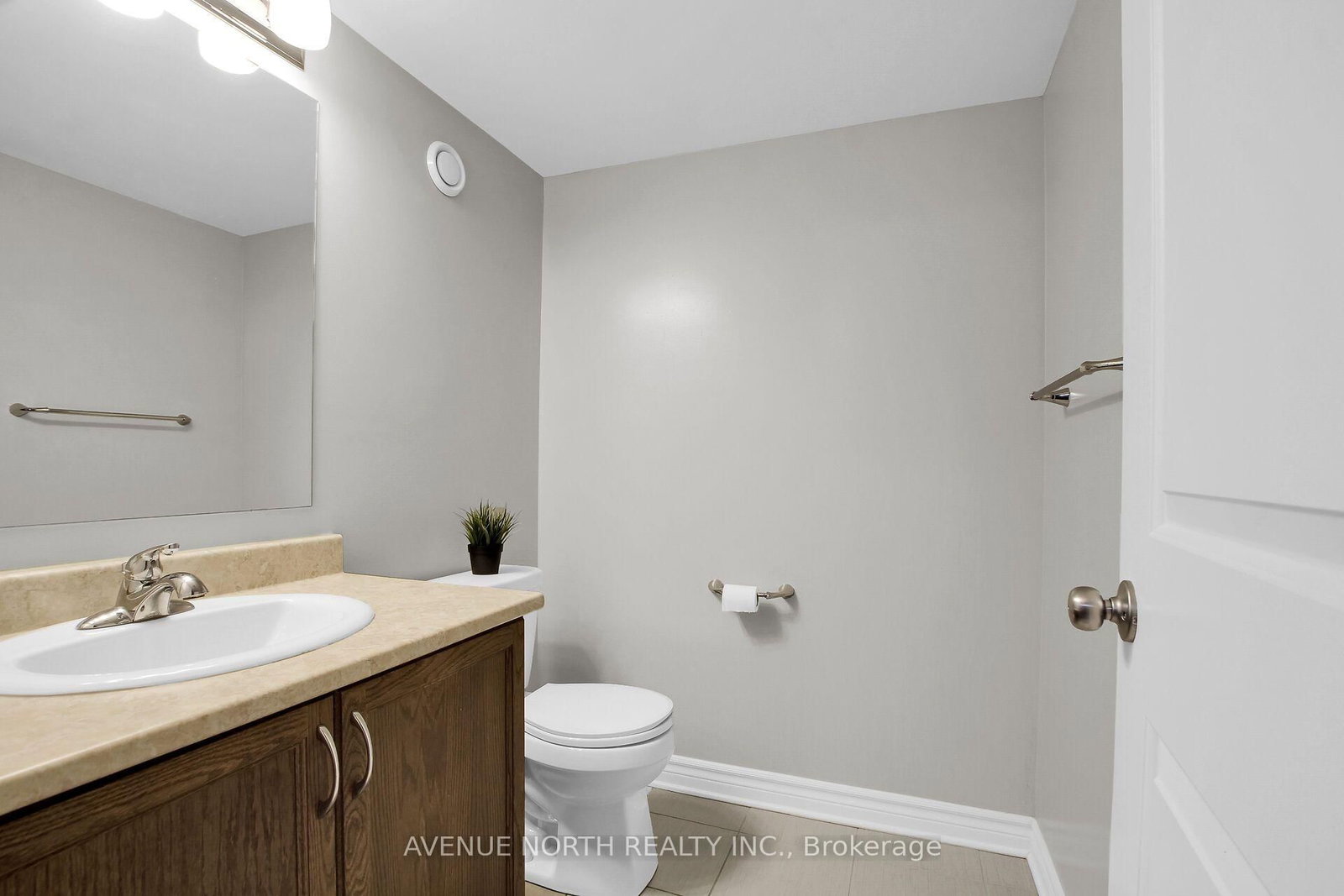 303 Wood Acres Grove • Ottawa, ON photo 48
