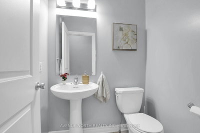 303 Wood Acres Grove • Ottawa, ON photo 5