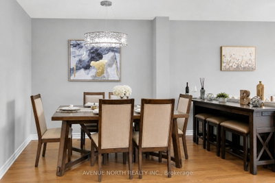 303 Wood Acres Grove • Ottawa, ON photo 8