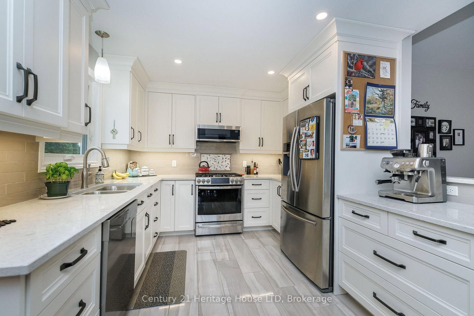 621 Parkdale Avenue • Fort Erie, ON photo 5