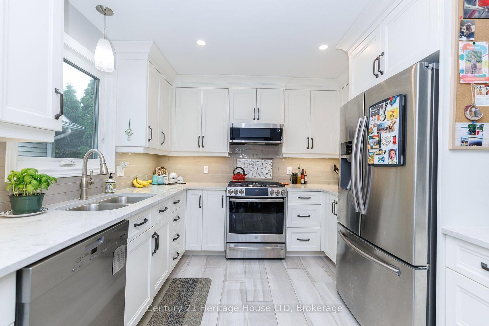 621 Parkdale Avenue • Fort Erie, ON photo 6