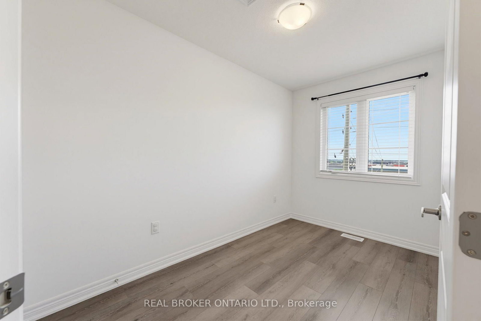 120 Court Drive • Brant, ON photo 20