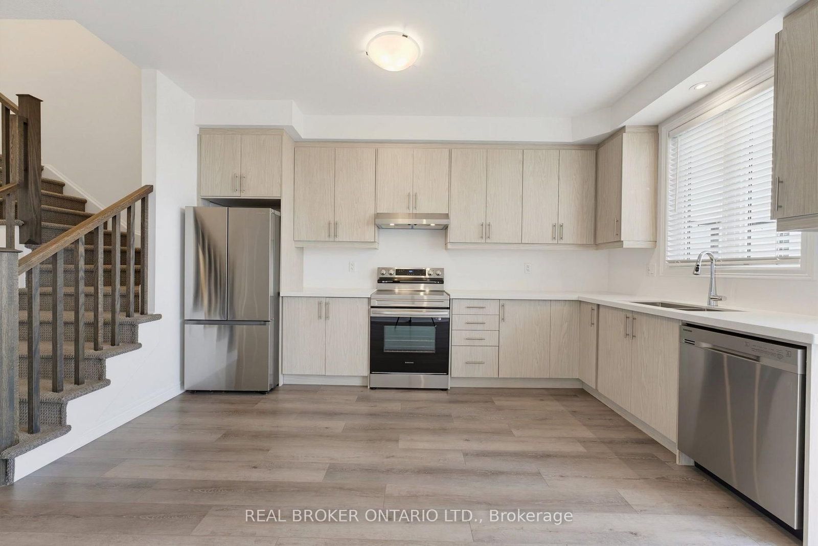 120 Court Drive • Brant, ON photo 8