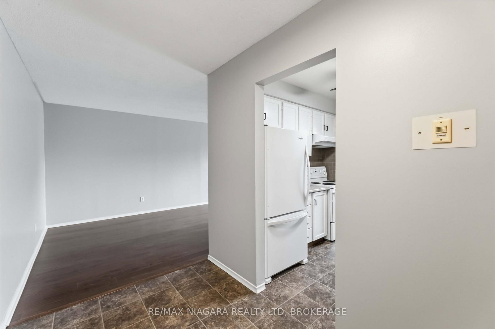4209 Hixon Street • #313 • Lincoln, ON photo 14