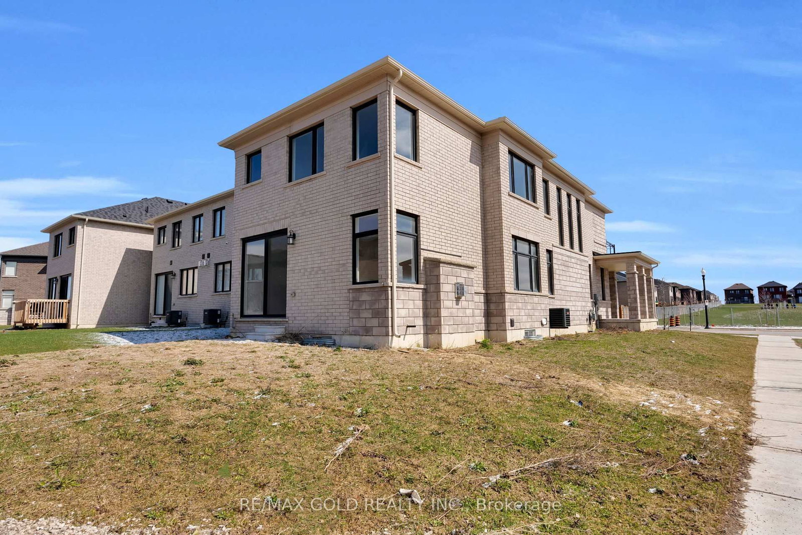 920 Sobeski Avenue • Woodstock, ON photo 36