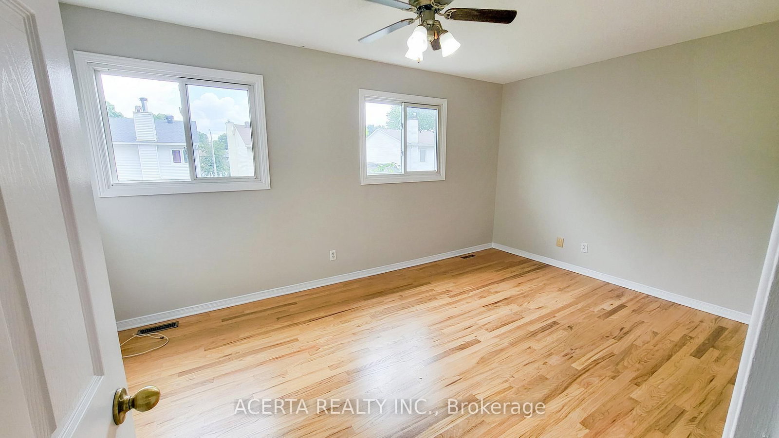 249 TEAL Crescent • Orleans, ON photo 11