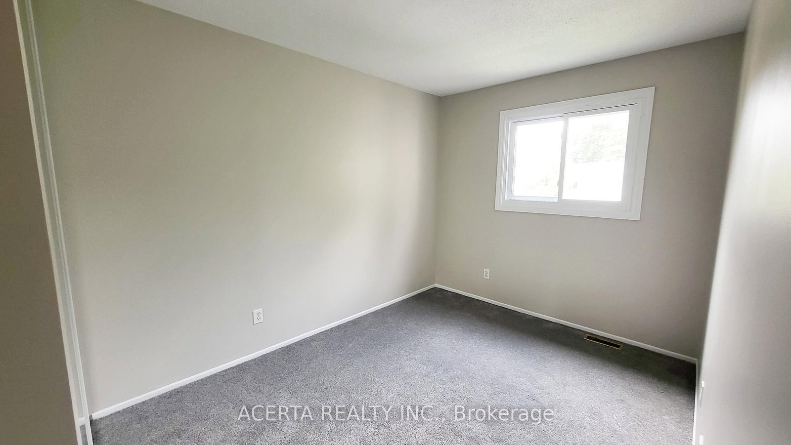249 TEAL Crescent • Orleans, ON photo 15