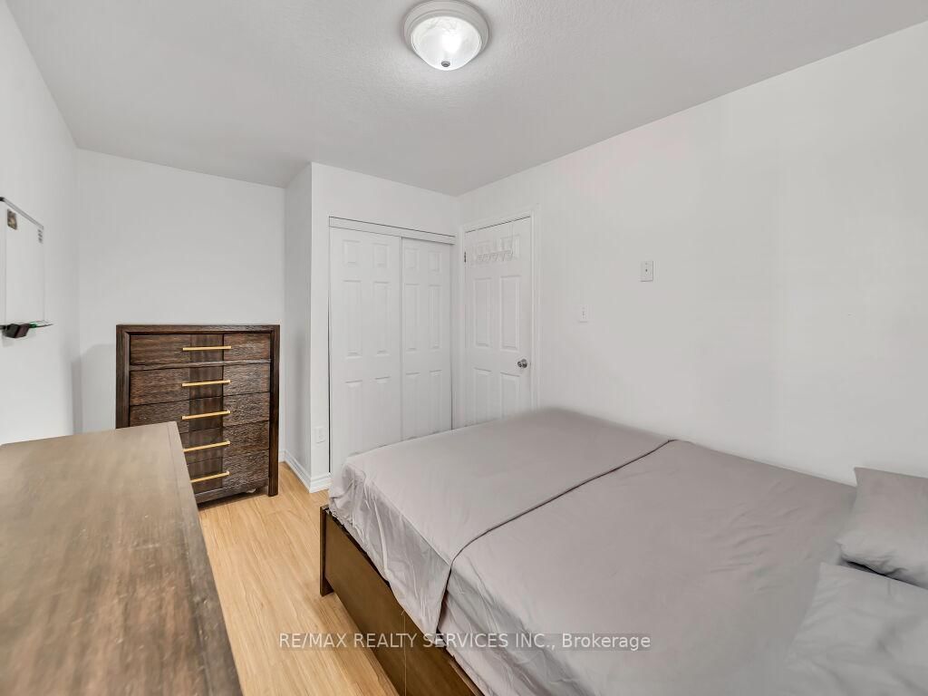 65 MOORE Street • St. Thomas, ON photo 21