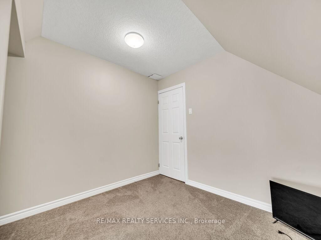 65 MOORE Street • St. Thomas, ON photo 37