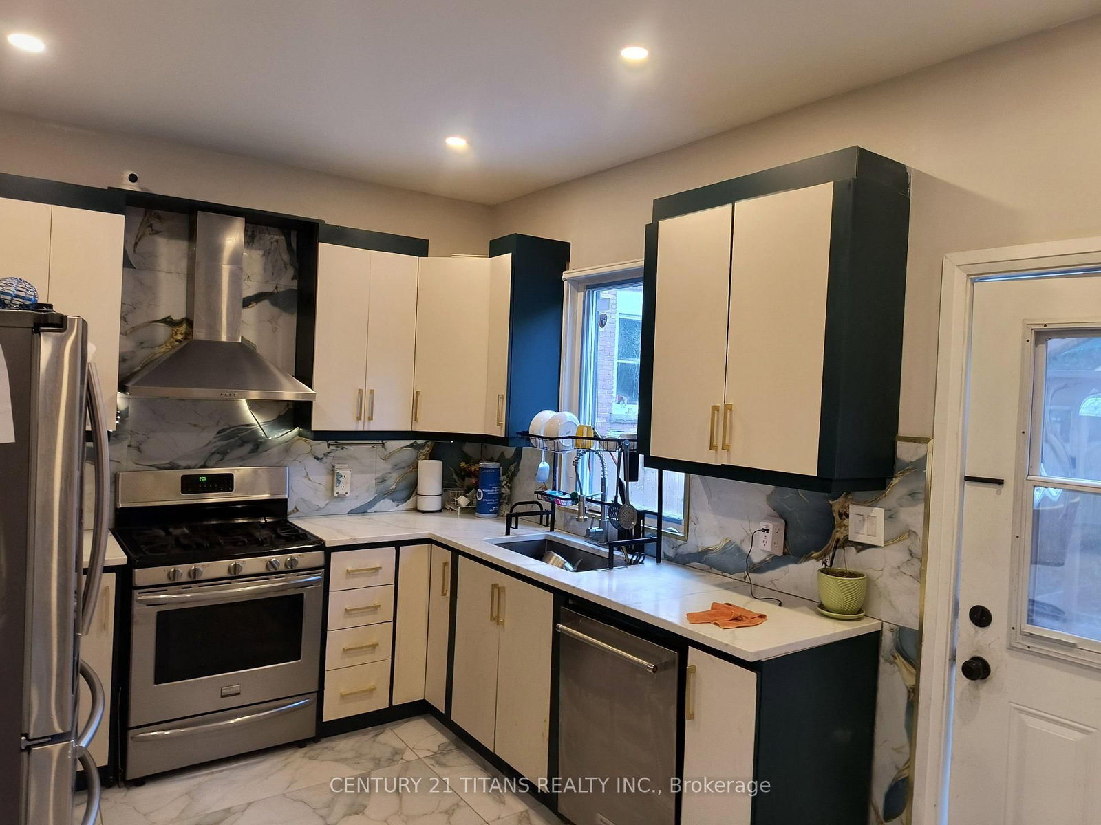 127 Wellington Street E • Chatham-Kent, ON photo 11