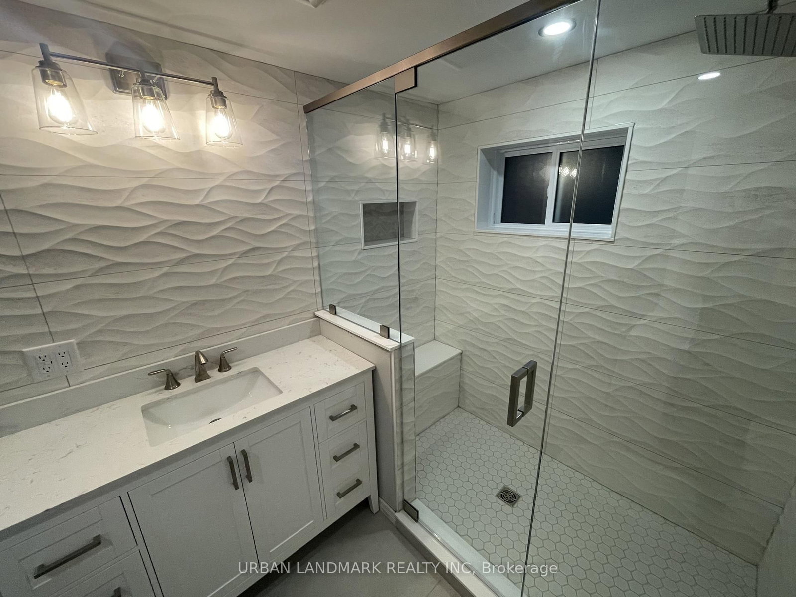 Unit B - 106 Elgin Street, Madoc 4