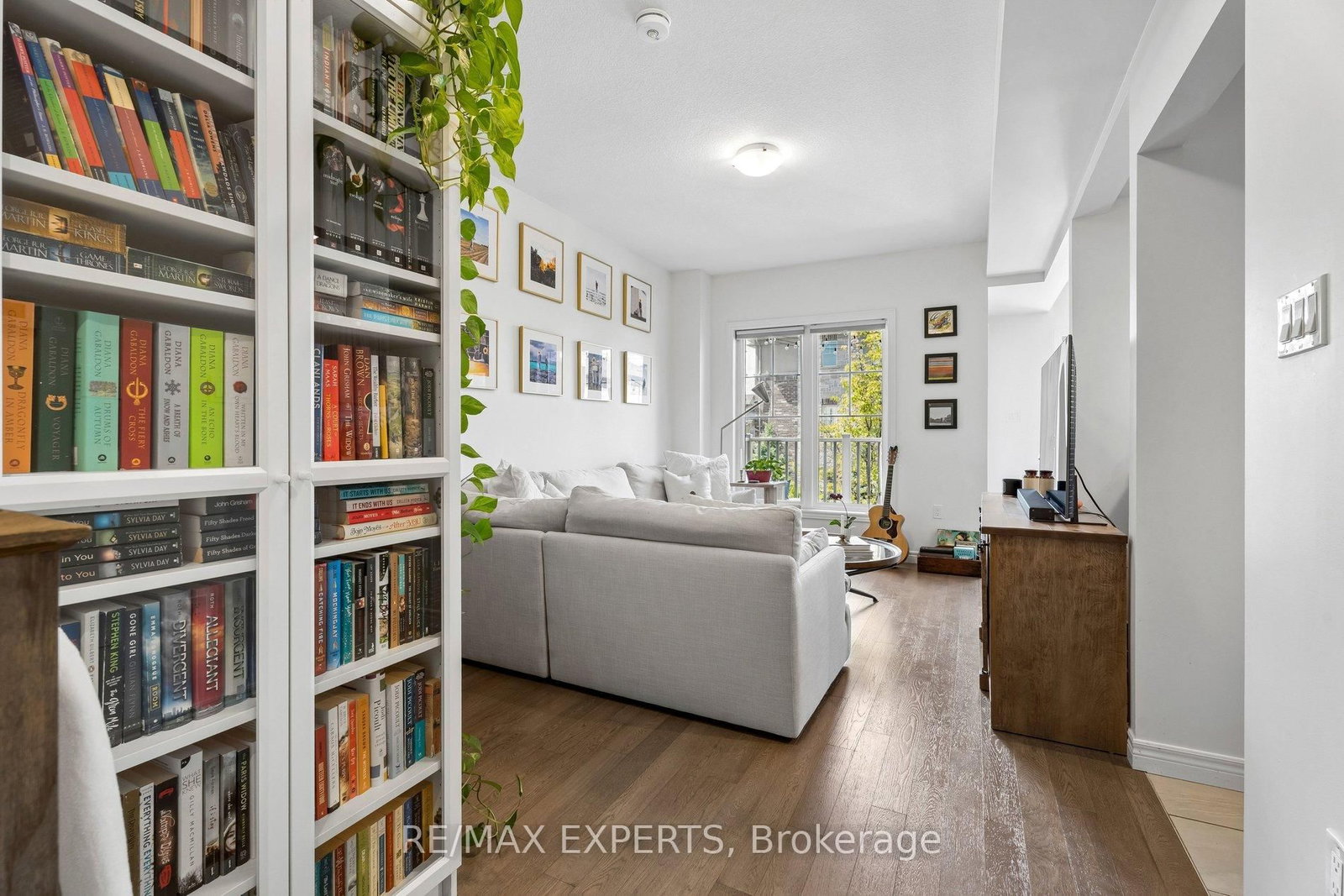 4 Groom Lane • Hamilton, ON photo 8
