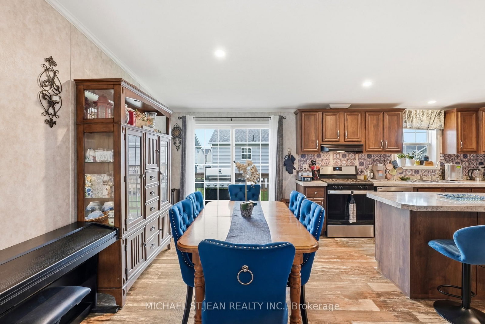 27 Hickory Hollow • Haldimand, ON photo 11
