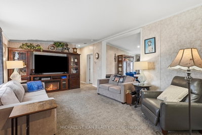 27 Hickory Hollow • Haldimand, ON photo 6