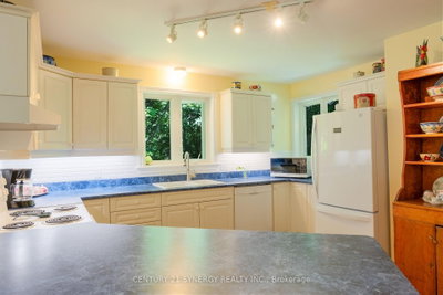 504 Kenyon Road • Perth, ON photo 6