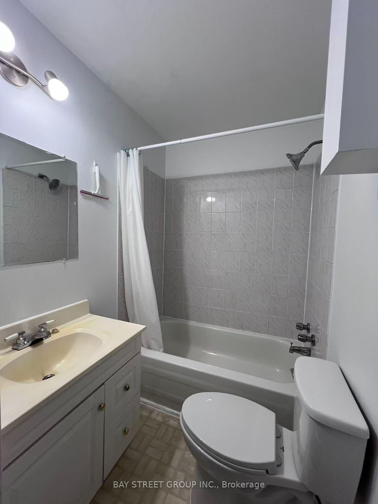 125 Broadway Avenue • Hamilton, ON photo 13