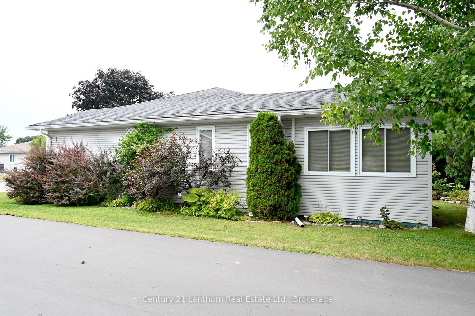 1 Reynolds Place N • Prince Edward County, ON photo 3