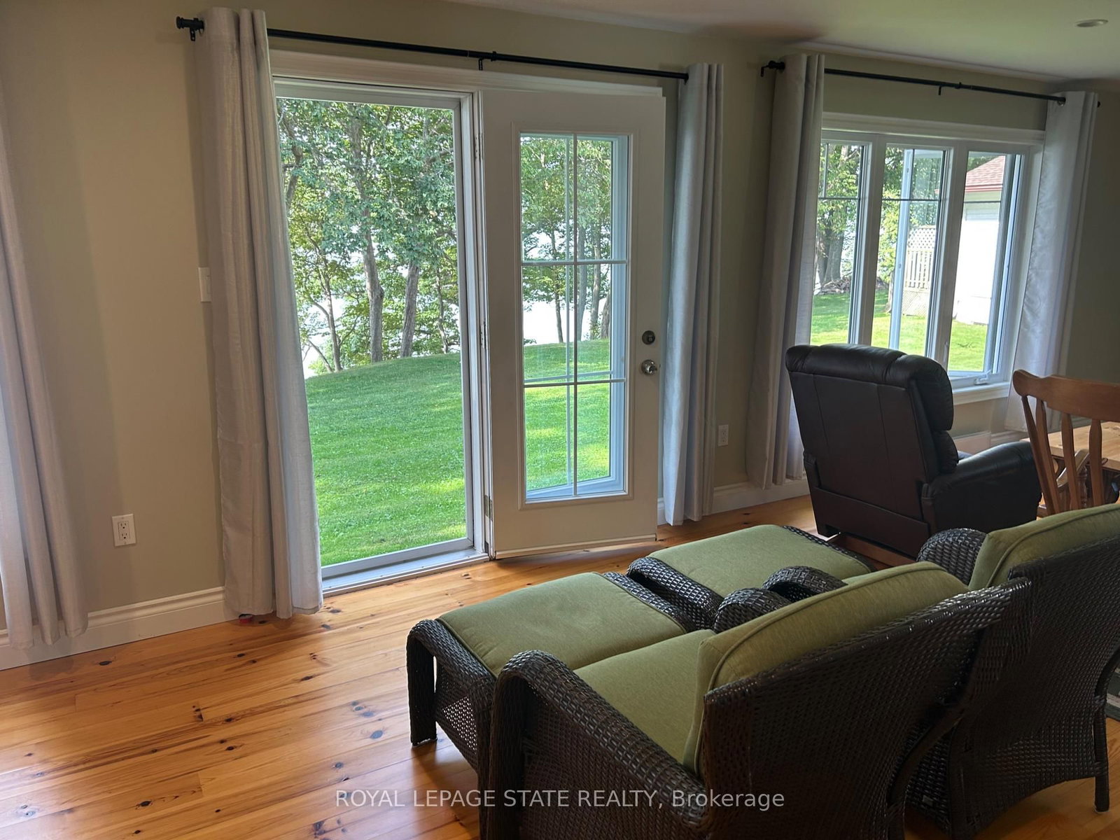 23 Upper Mohawk Point • Haldimand, ON photo 12