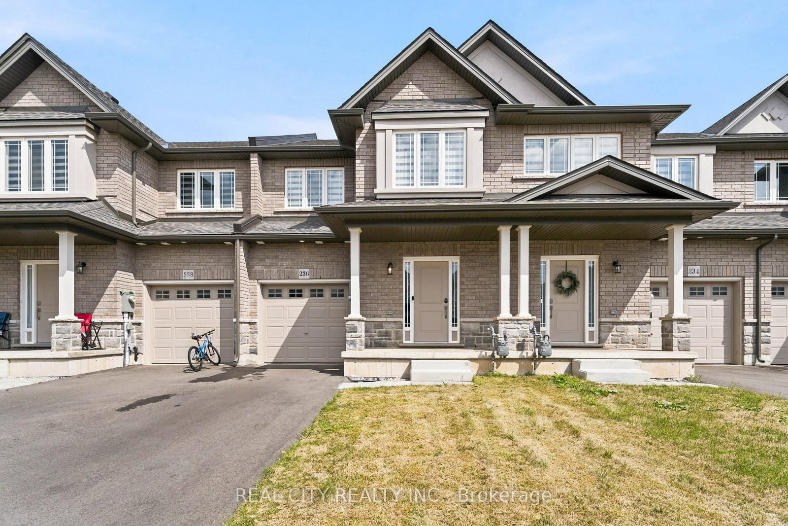 236 Rockledge Drive • Hamilton, ON photo 4