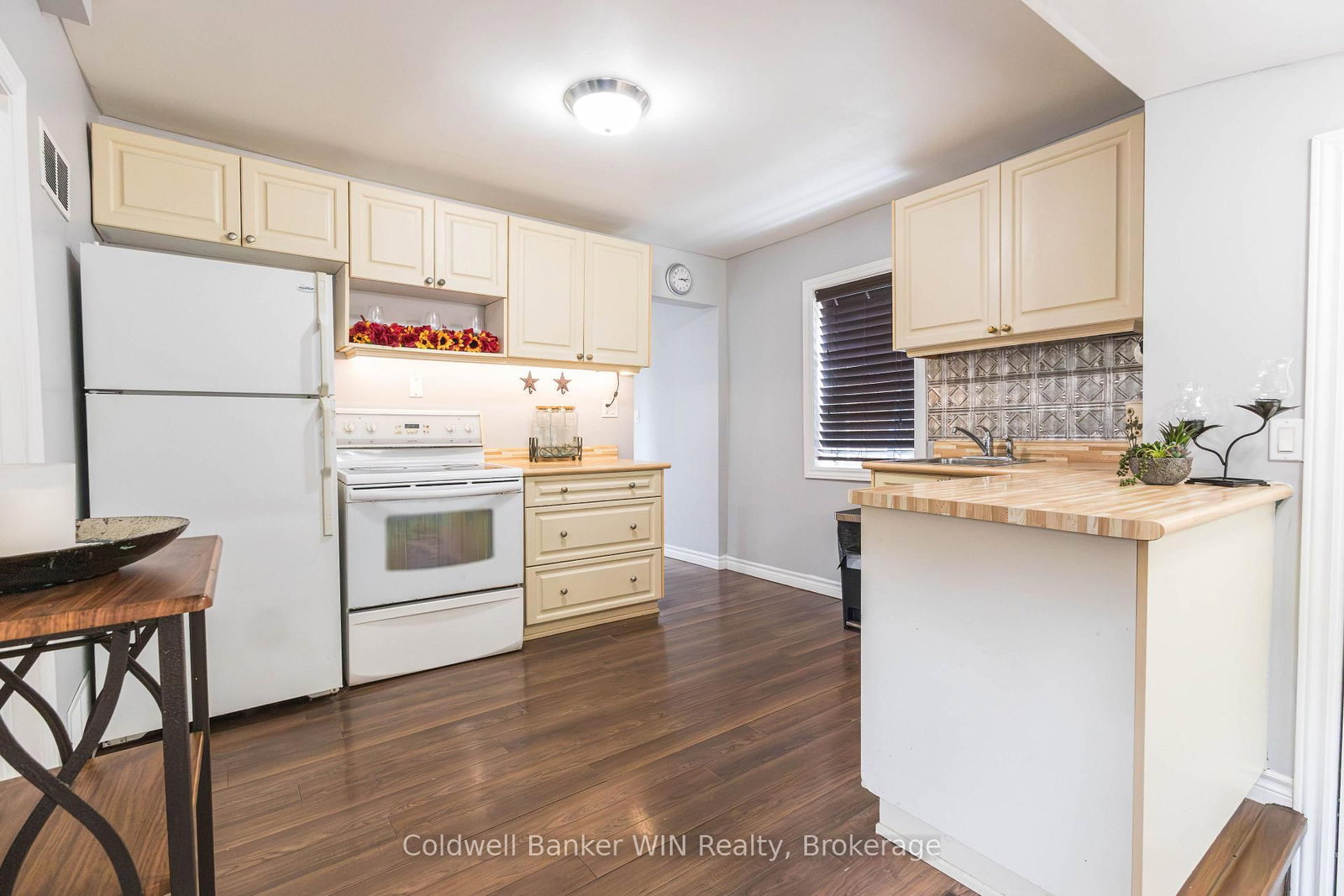 145 Adelaide Street S • Wellington North, ON photo 10