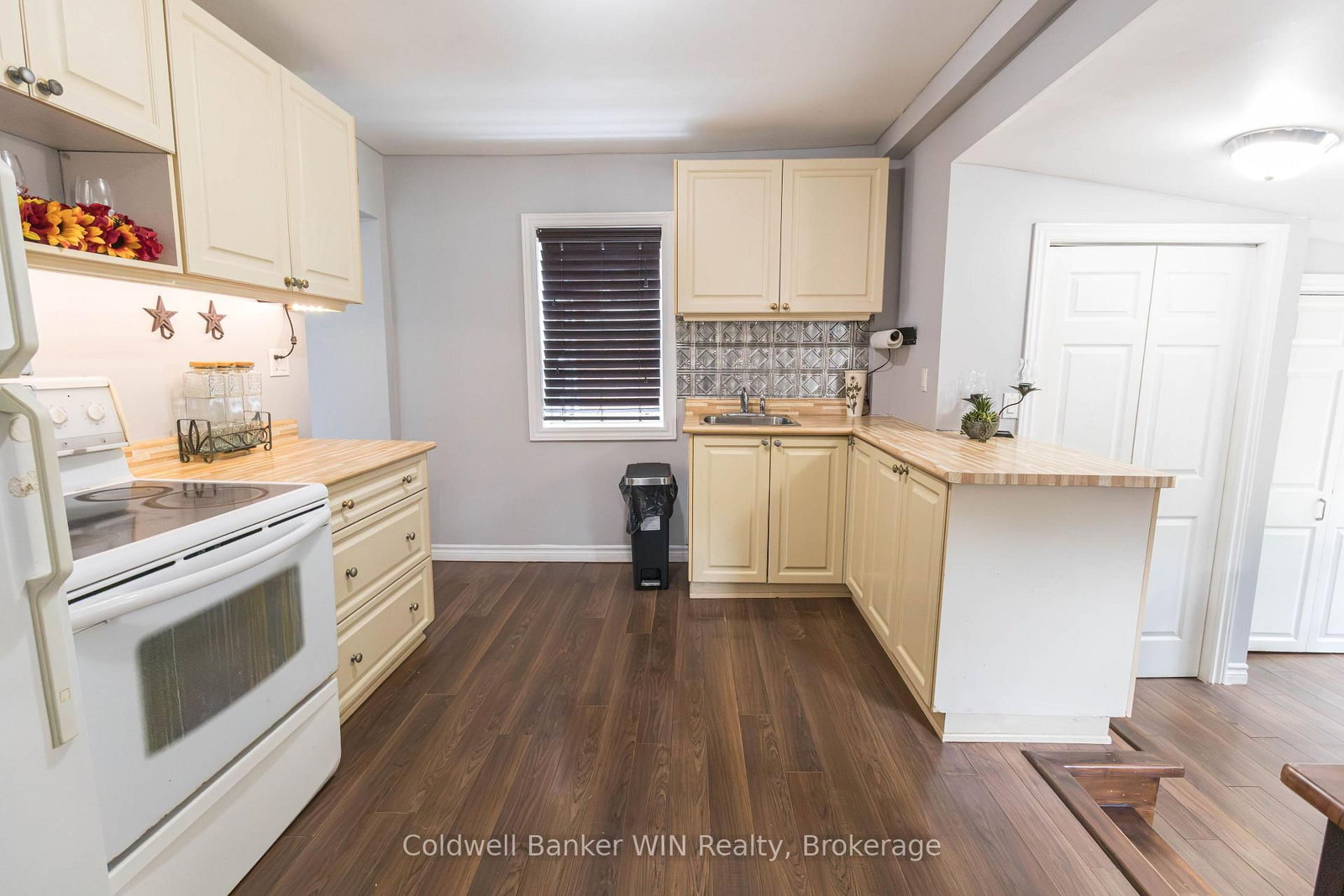 145 Adelaide Street S • Wellington North, ON photo 11