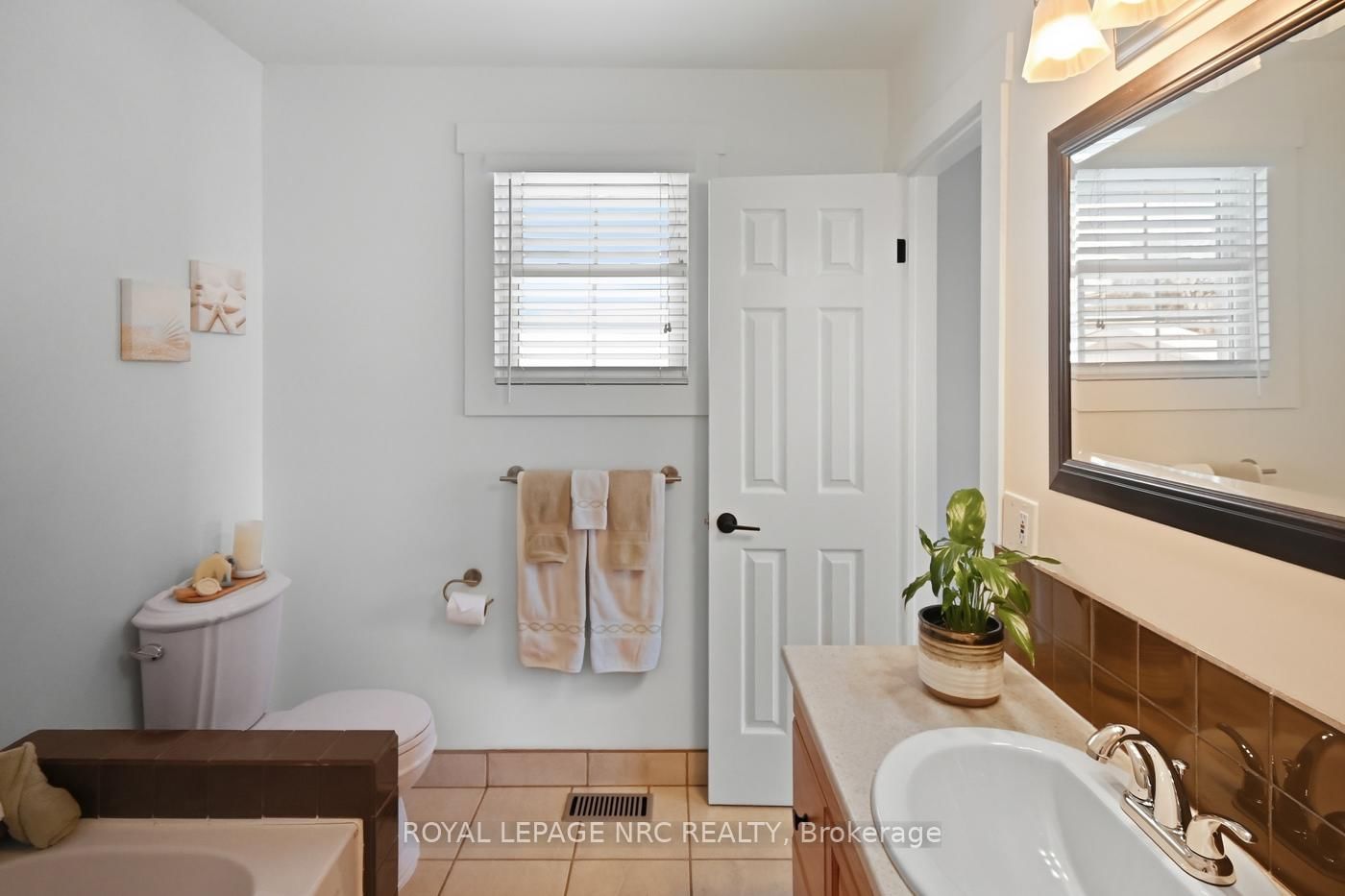 37 Spruceside Crescent • Pelham, ON photo 16